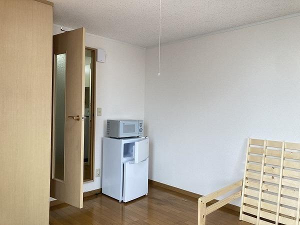 レオパレス中井町２