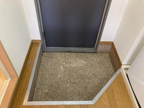 レオパレス中井町２