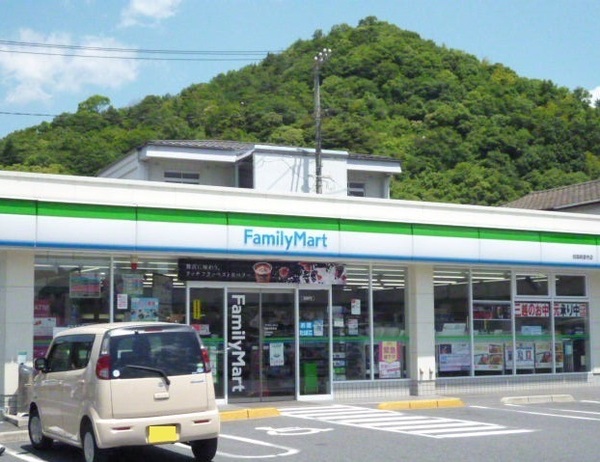 グランビューロー　4-B(ファミリーマート岩国麻里布店)