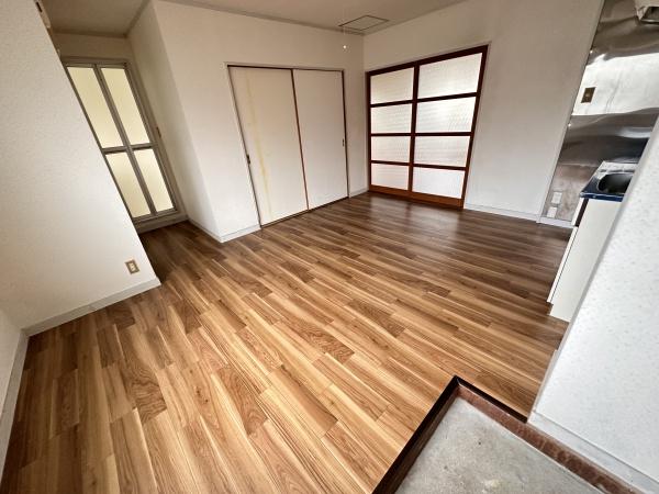 フロンティア麻里布　202