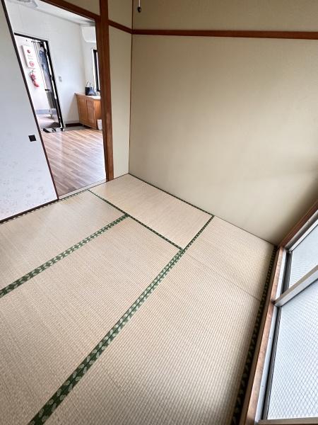 フロンティア麻里布　202
