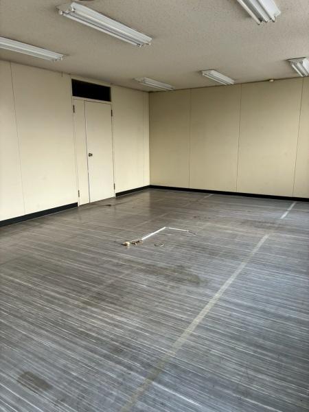 岡村ビル３０６号室