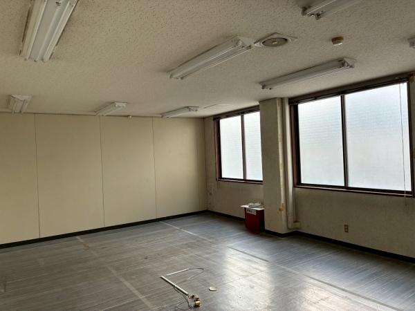 岡村ビル３０６号室