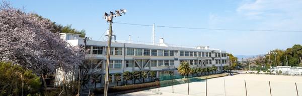 杉田貸家(岩国市立灘中学校)