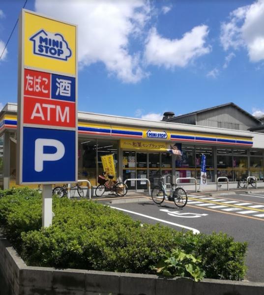 鈴木ビル(ミニストップ川口上青木店)