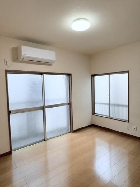 川口市安行領根岸貸家