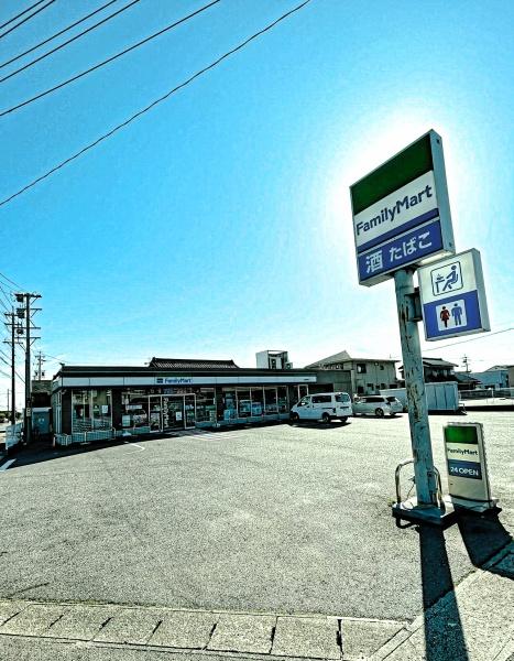 コンフォール一色(ファミリーマート一色前新田店)