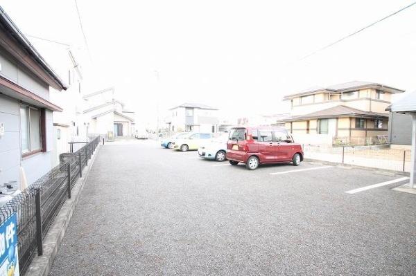 メゾネットリアン(駐車場)