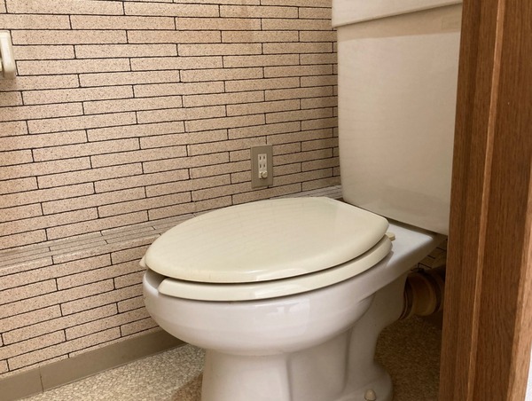 小城市牛津町勝のアパート