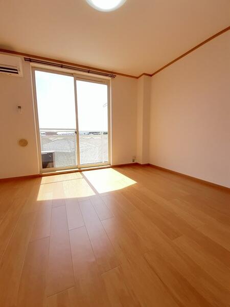 ＥＴＥＲＮＩＴＹ　ＨＯＵＳＥ