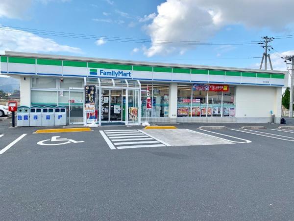 パステルひかわ B棟(ファミリーマート斐川インター店)