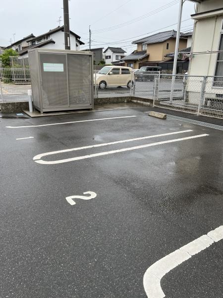 グランシャリオ(駐車場)