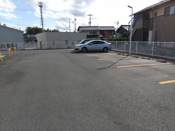 クロスローズ(駐車場)