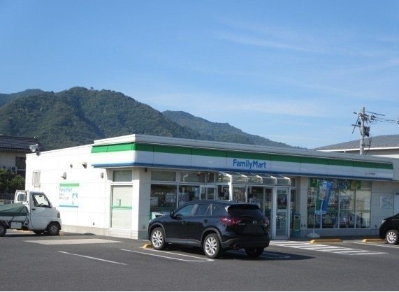 ボヌール ソレイユ B(ファミリーマートJAいずも稲岡店)