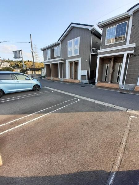 グラン・ロジュマンB(駐車場)