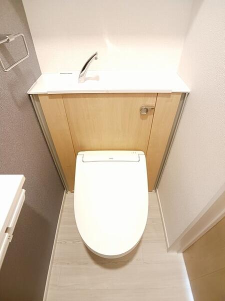 ネオ　チェリーコート　４