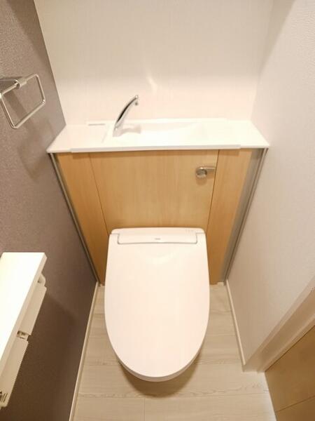 ネオ　チェリーコート　４