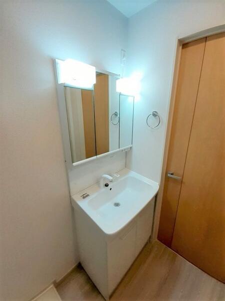 オリエンタル レジデンス 1(洗面台・洗面所)