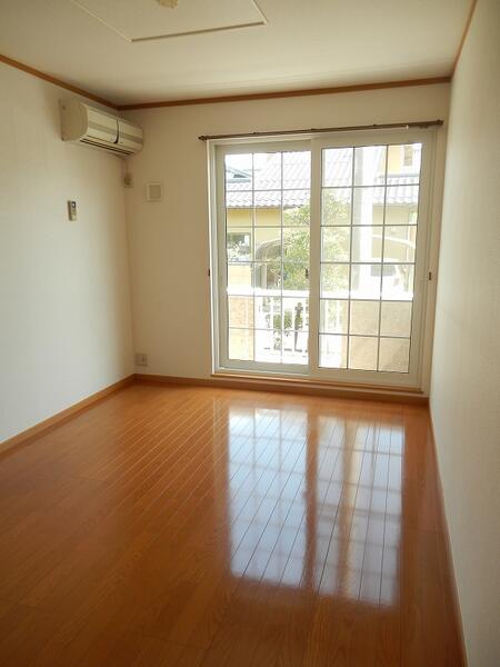 ヴィラ　チェリーブロッサムＡ