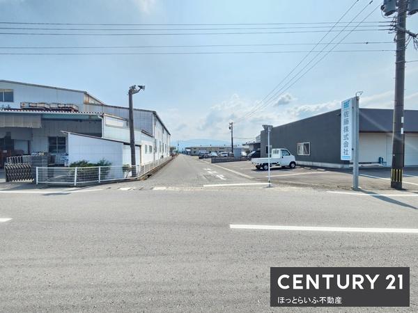 蓼池倉庫付き店舗