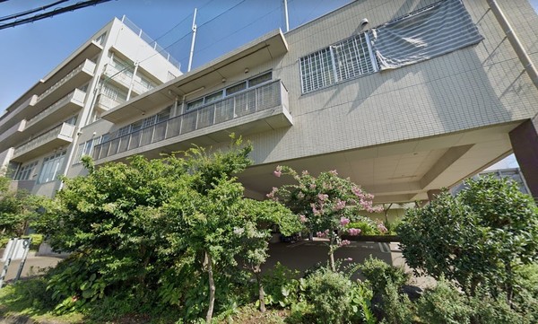 庭木あふれる大正物件 大橋町(如月会若草病院)