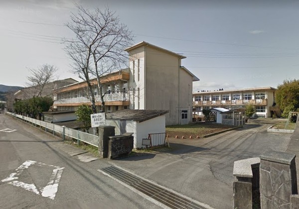 都城市高崎町大牟田の店舗(一戸建)(都城市立高崎小学校)