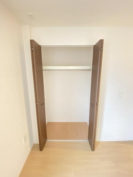 都城市早水町のアパート(収納)