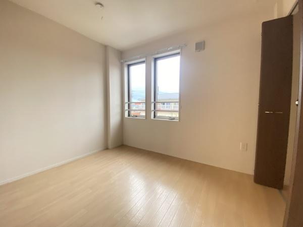 都城市早水町のアパート(洋室)