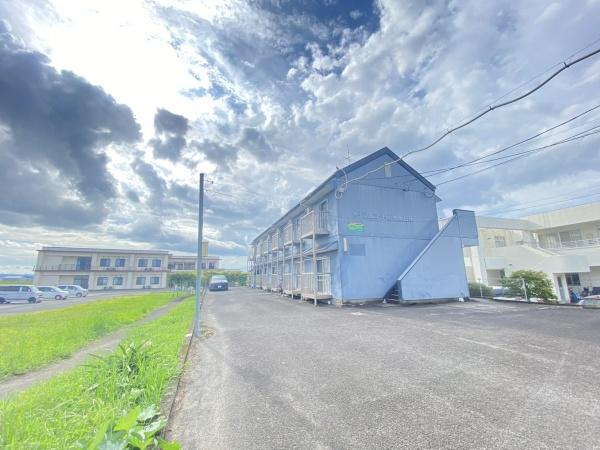 都城市上長飯町のアパート