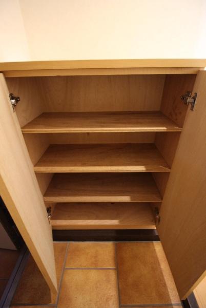 アヴァンセ八幡(収納)