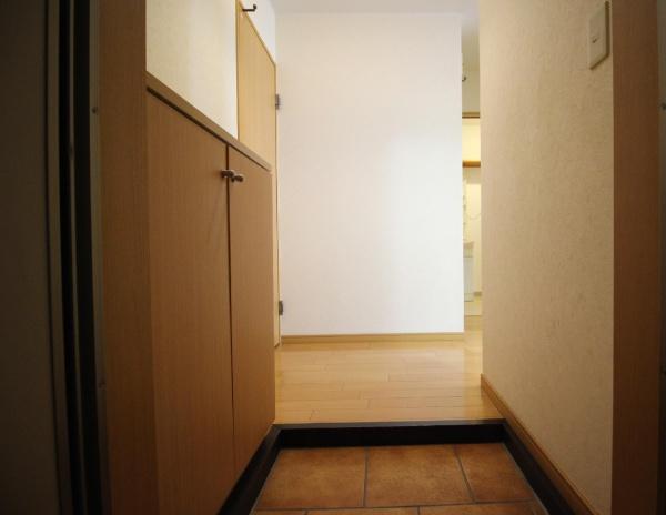 アヴァンセ八幡(玄関)