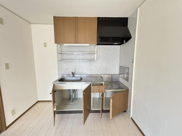 都城市平江町のアパート