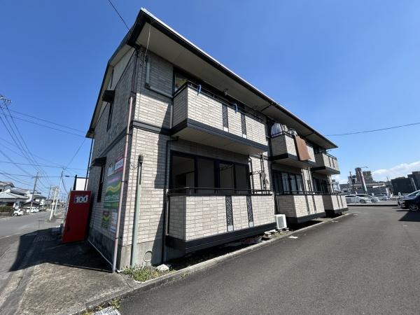 都城市平江町のアパート
