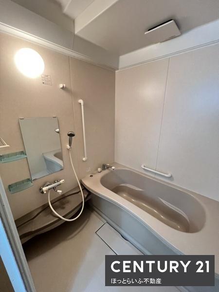 ロイヤル東町　A棟