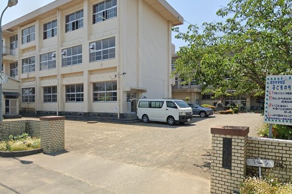 都城市早水町の店舗(建物一部)(都城市立祝吉中学校)