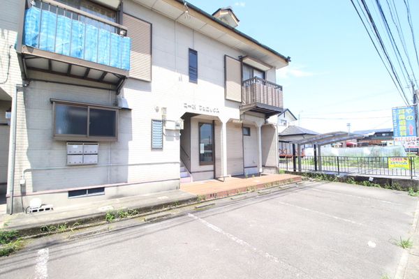 都城市志比田町の店舗(建物一部)
