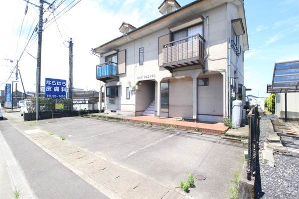 都城市志比田町の店舗（建物一部）