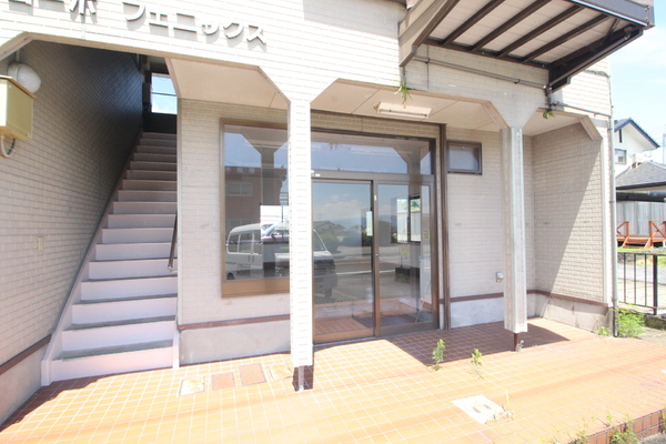 都城市志比田町の店舗（建物一部）