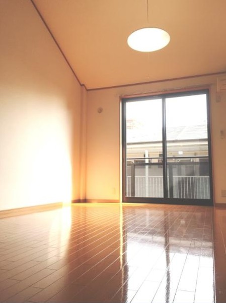都城市上川東１丁目のアパート