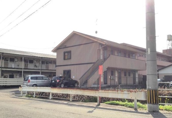 都城市上川東１丁目のアパート