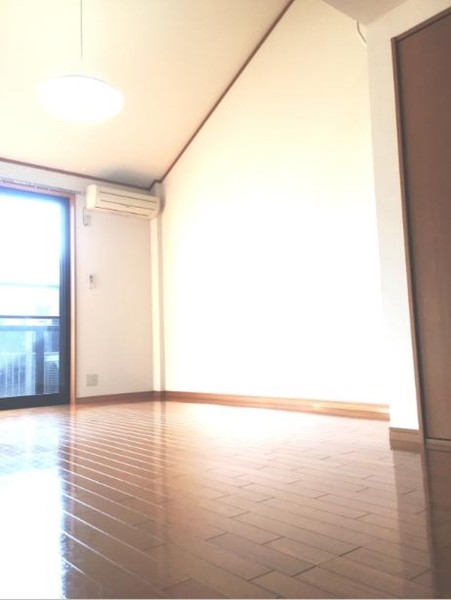 都城市上川東１丁目のアパート