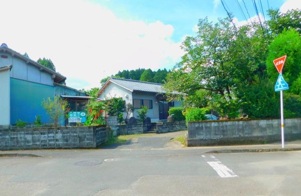 山崎貸家(高城町石山)
