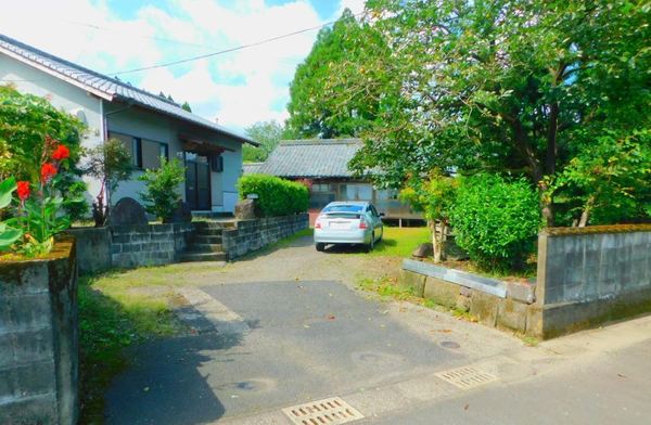 山崎貸家(高城町石山）