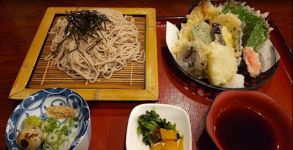 都城市高城町穂満坊の倉庫(匠の茶屋十兵衛高城店)