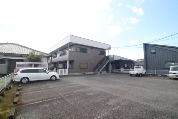 都城市妻ケ丘町のアパート