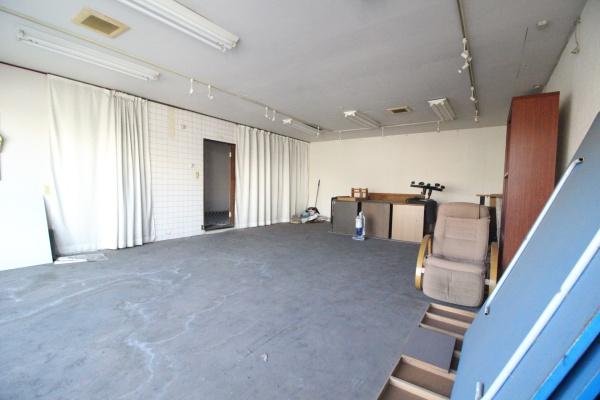 都城市前田町の店舗（建物一部）