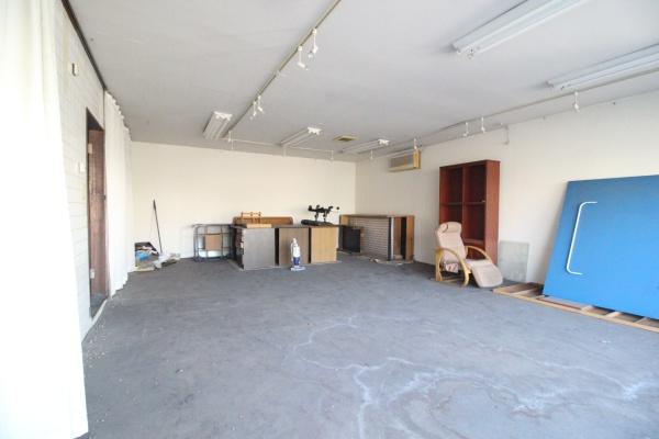 都城市前田町の店舗（建物一部）