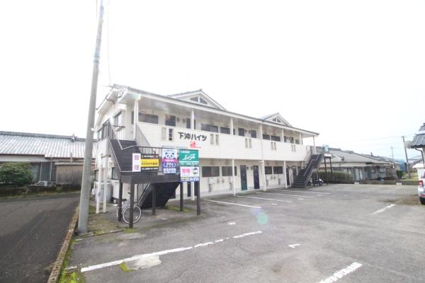 北諸県郡三股町大字樺山のアパート