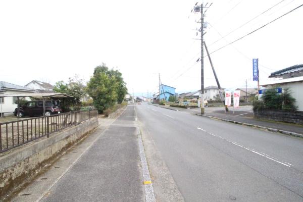 北諸県郡三股町大字樺山のアパート