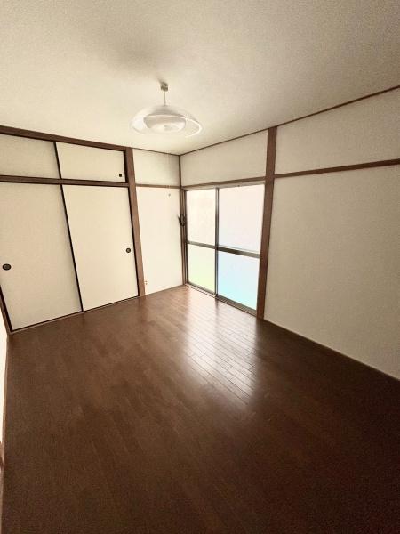 四條畷市岡山５丁目のテラスハウス